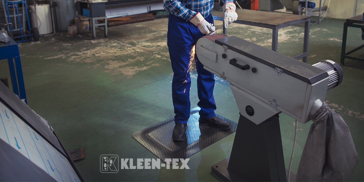 Kleen-Komfort Standard rubber mat in front of machine